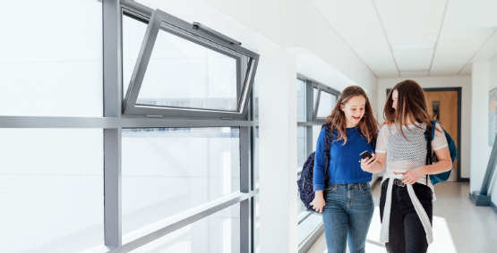 GEZE IQ BOX SAFETY – TÜV-CERTIFIED PROTECTION FOR POWER-OPERATED WINDOWS